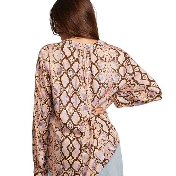 Chaser Women’s Blouse Size Small Denver Python Print Long Sleeve NWT $98 MSRP - Picture 2 of 10